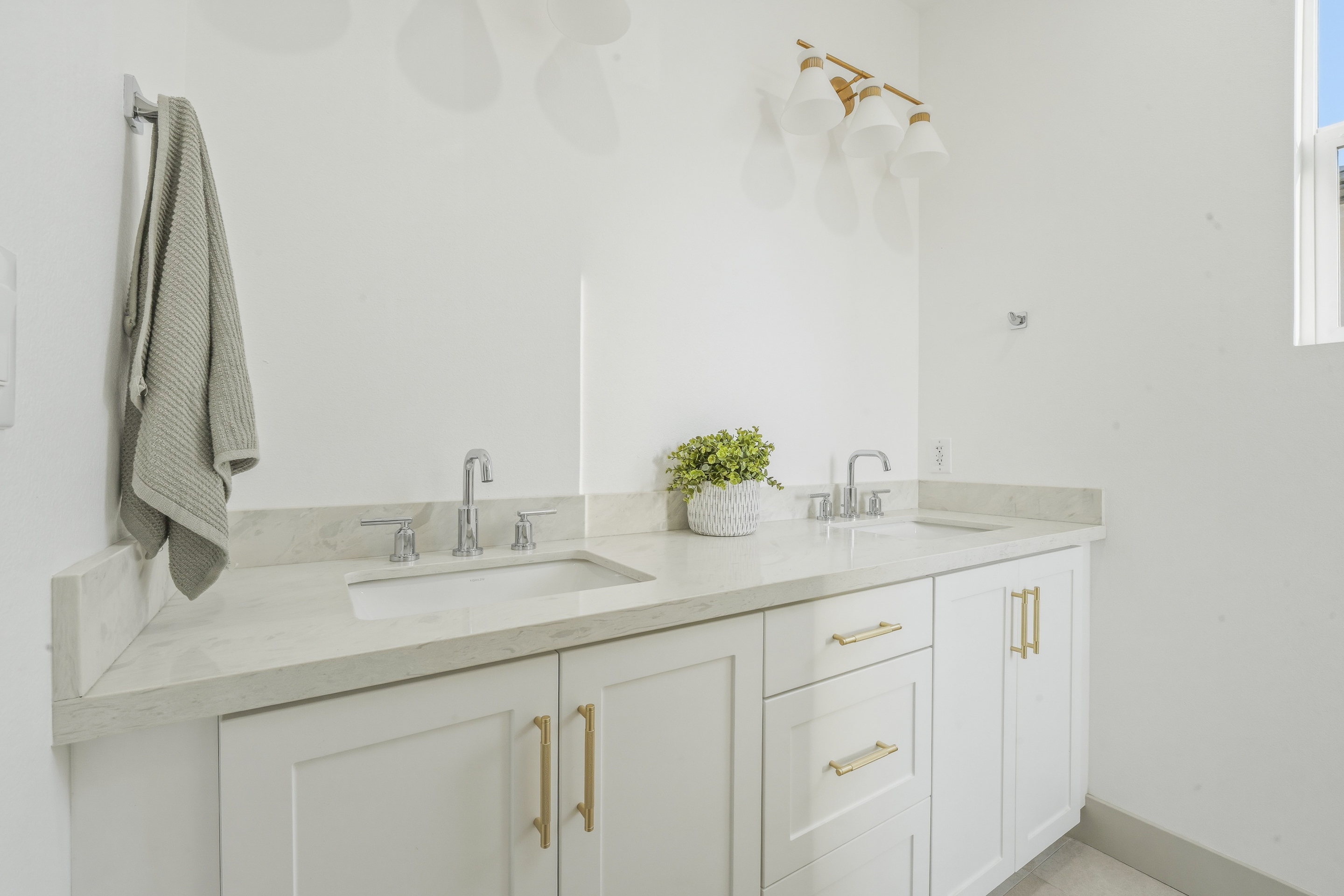 Plan A secondary bath angle 2